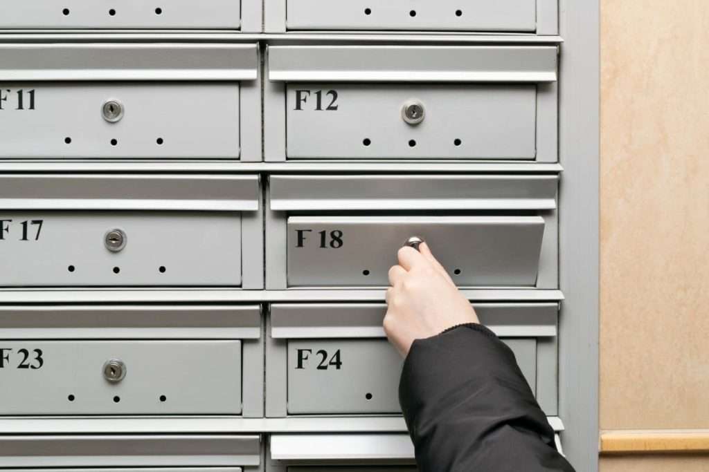 konkursbeslut i postbox