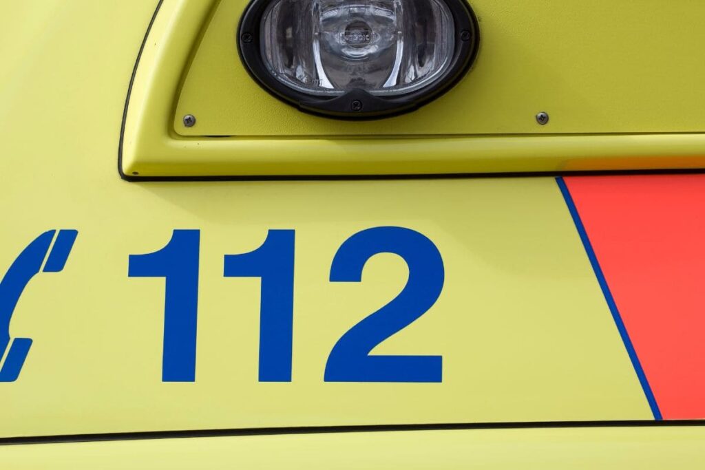 Ambulans med nödnummer